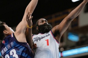 洛杉矶快船迎CBA常规赛关键赛；窗口期篮板制胜；媒体盛赞；控场能力受关注的简单介绍