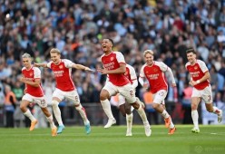 s15外围-包含冲刺阶段体能课后，阿森纳手感冰凉备战荷甲，更衣室稳定，年轻球员得到机会的词条